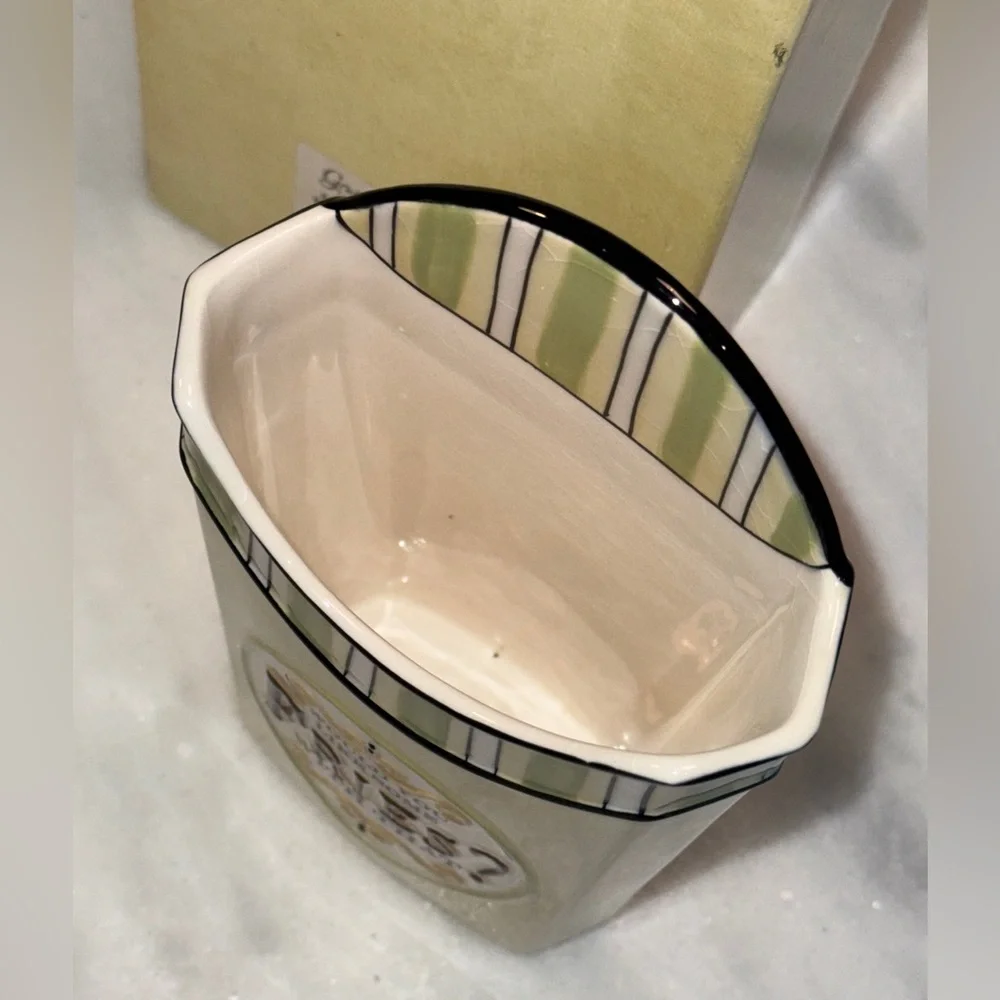 Grasslands Road by Amscan Ceramic Vase French Fry Container